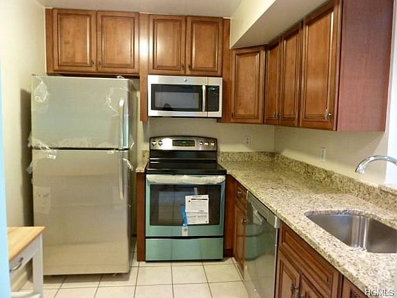 4th image of 204 Eagle Bay Dr
