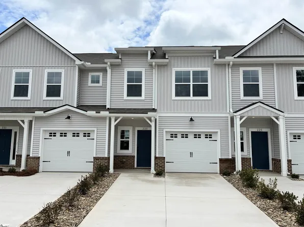 223 Crimson Tree Ct, Greenville, SC 29607