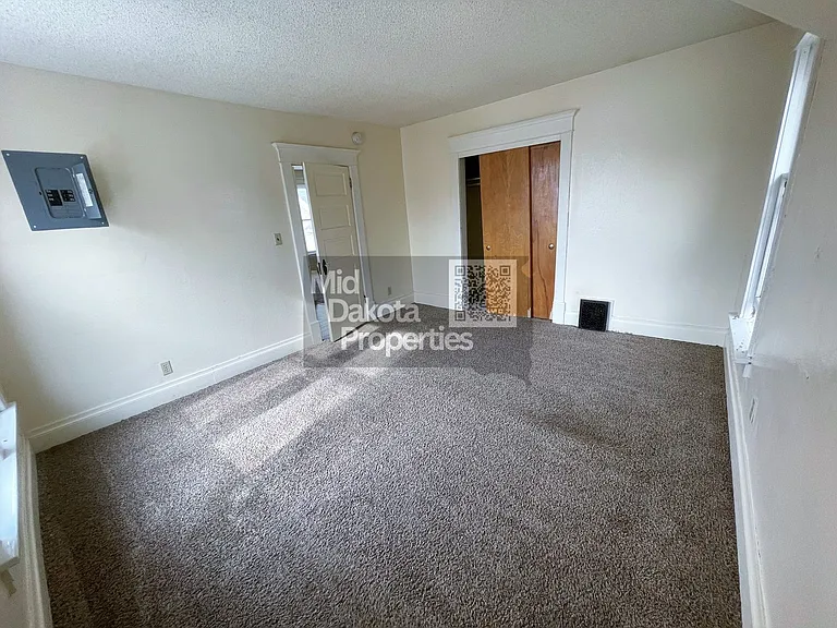 709 S Sanborn Blvd — Photo 5