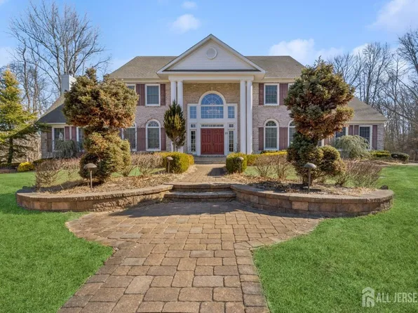 13 Risa Benjamin Way, Freehold, NJ 07728