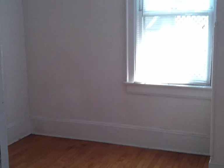2303 N Oakland Ave — Photo 9