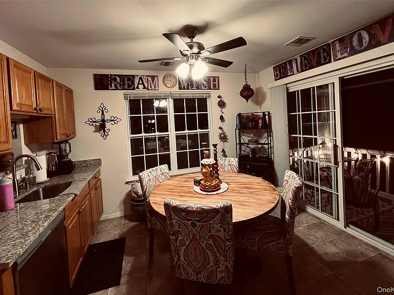 17 Garden Way — Photo 10
