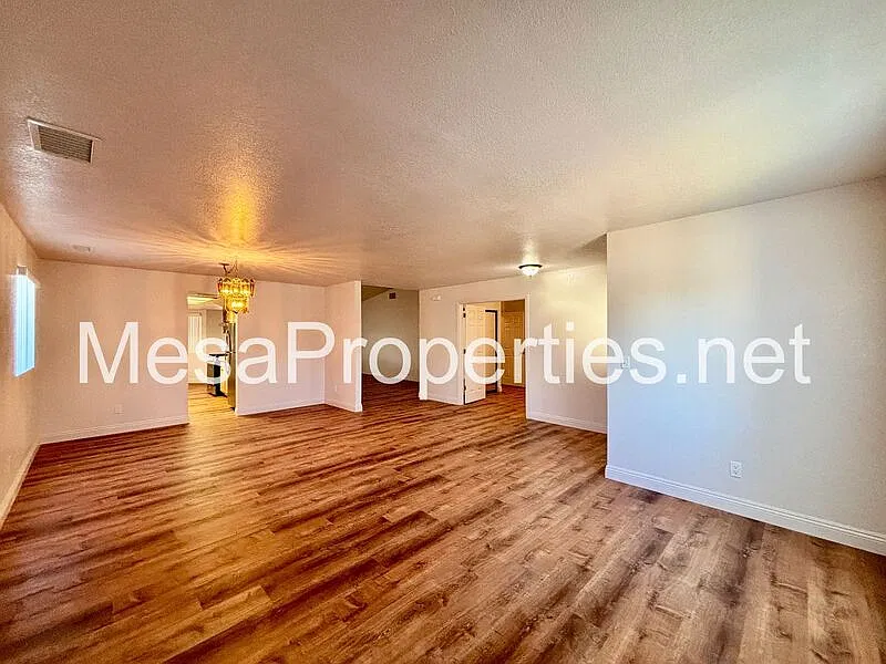 3 bed, 2.0 bath, 1789 sqft, $2,250 — Photo 4
