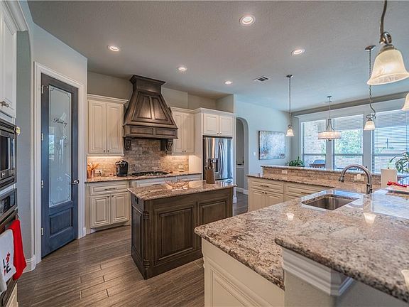 5th image of 136 Diamond Ln