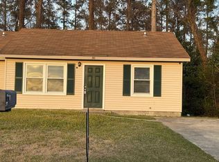 100 Stallion Dr, Jacksonville, NC 28540