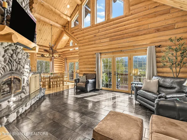 244 Black Mountain Ln, Alpine, WY 83128