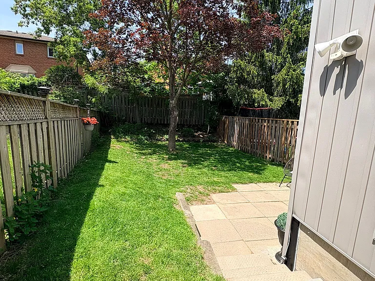 18 Ridgeway Ave #B — Photo 2