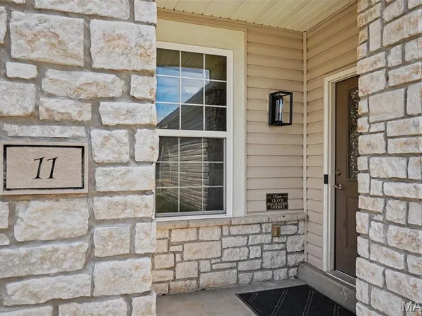 11 Thoreau Ct, O'Fallon, MO 63366