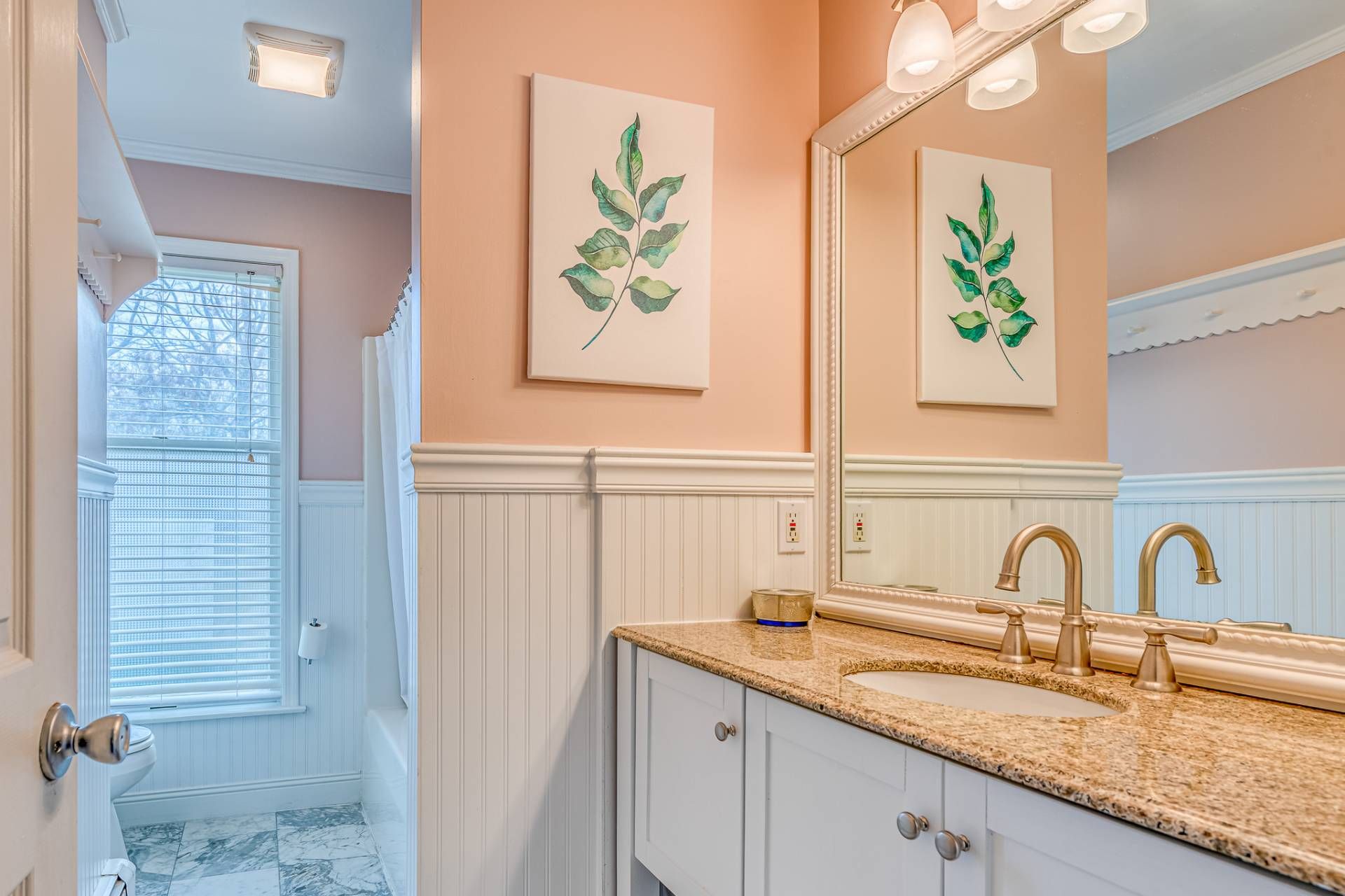 6 Hildreth Rd E in Hampton Bays Out East