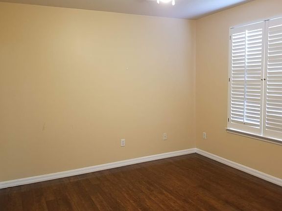 5th image of 131 SE Ibis Way