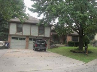 1509 SW White Oak Ln, Blue Springs, MO 64015