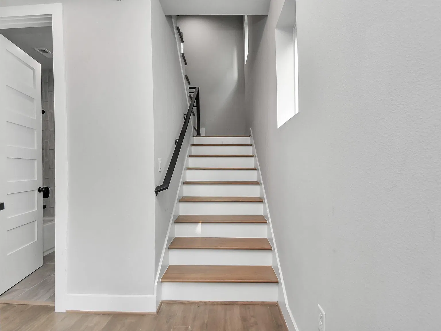 4 bed, 3.5 bath, 2789 sqft, $5,250 — Photo 4