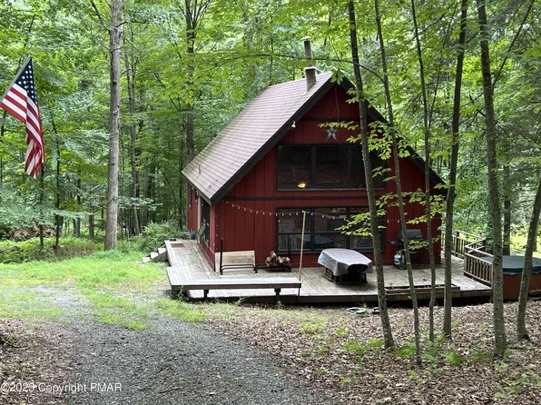 212 Otter Ln, Bushkill, PA 18324