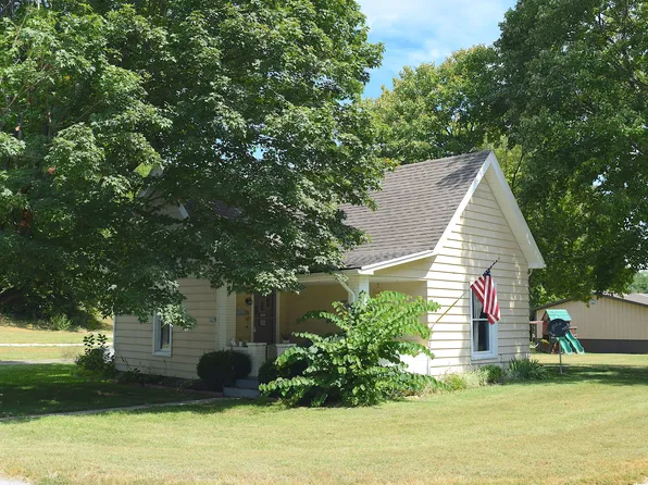 313 S Nebraska St, North Salem, IN 46165