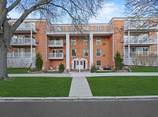 81 S 6th Ave #202, La Grange, IL