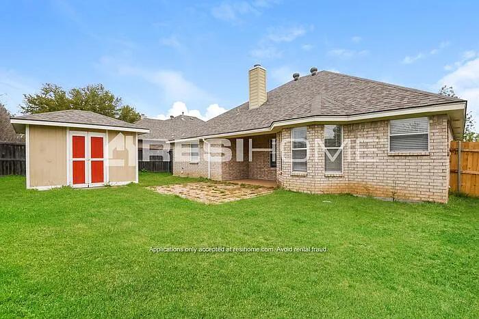 1410 Hyde Park Blvd — Photo 12