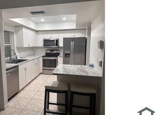 541 SE 26th Ter, Cape Coral, FL 33904