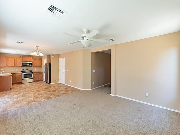 5th image of 4655 W Juniper Ave