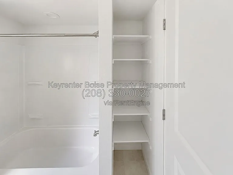 611 20th Ave S — Photo 10