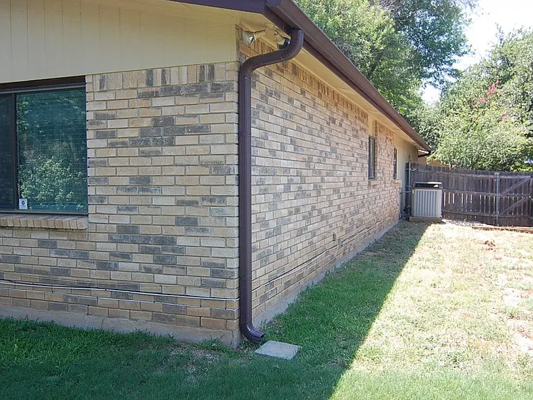 2619 Creekview Dr — Photo 19