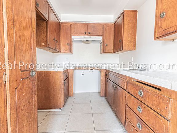 4th image of 540 W Queen St APT 4