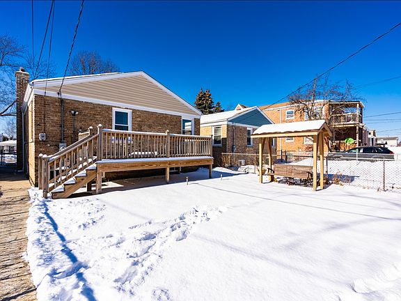 2nd image of 3035 N Olcott Ave