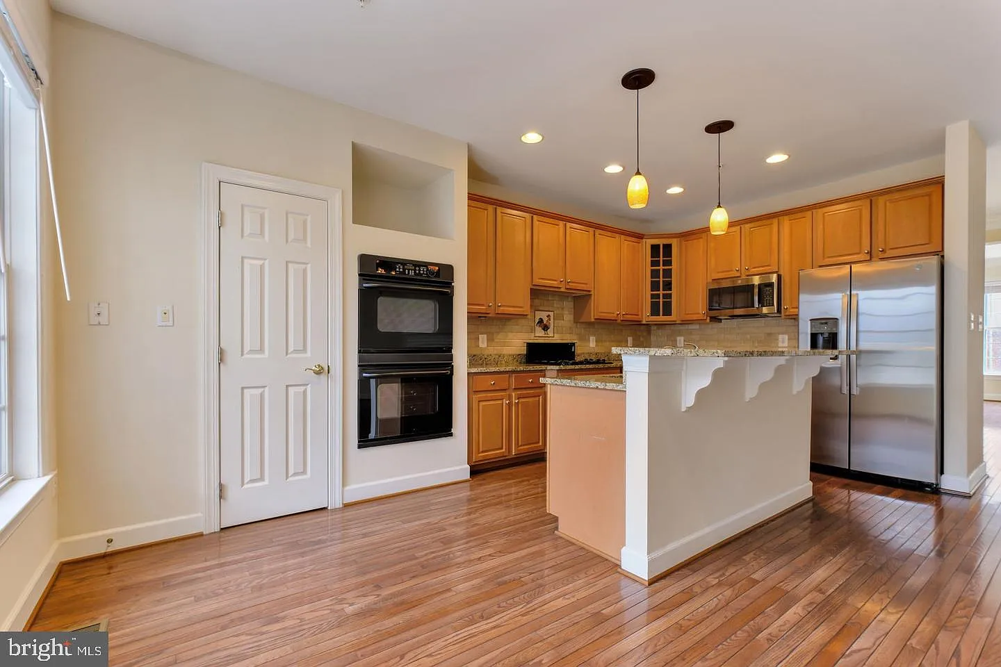 4 bed, 3.5 bath, 2124 sqft, $3,980 — Photo 3