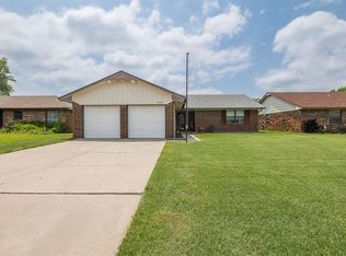 1833 Greenway Ave, Yukon, OK 73099