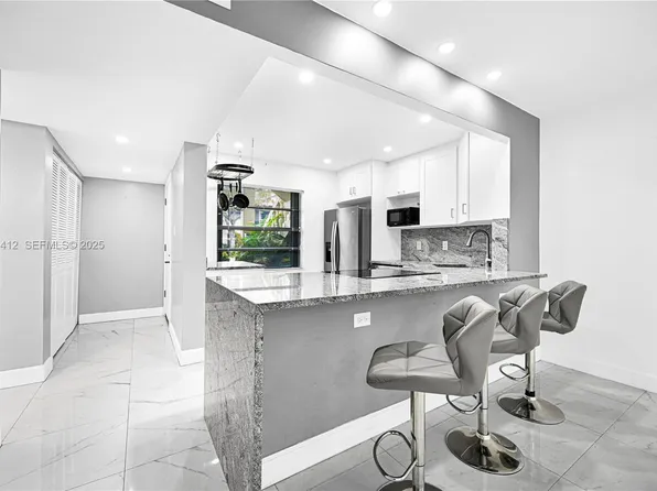 132 S Cypress Rd APT 518, Pompano Beach, FL 33060