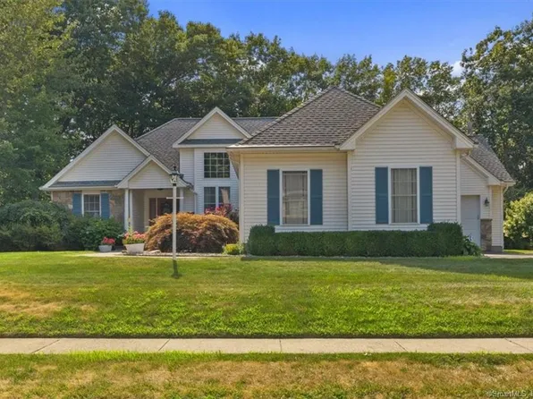 47 David Dr, Middletown, CT 06457