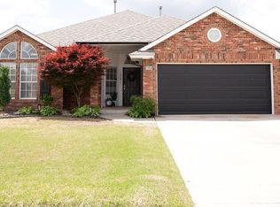 1608 SW 31st St, Moore, OK 73160