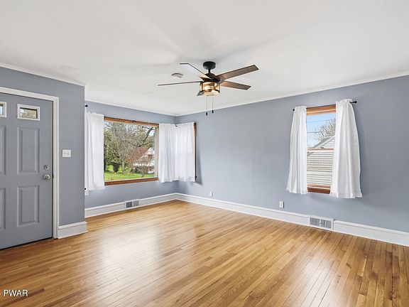5th image of 453 Grove St