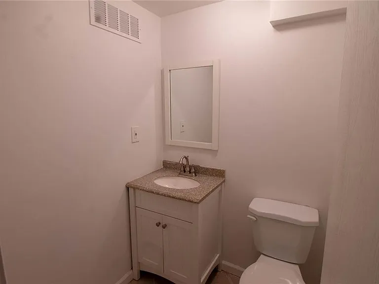 18 Brooker Ct — Photo 12