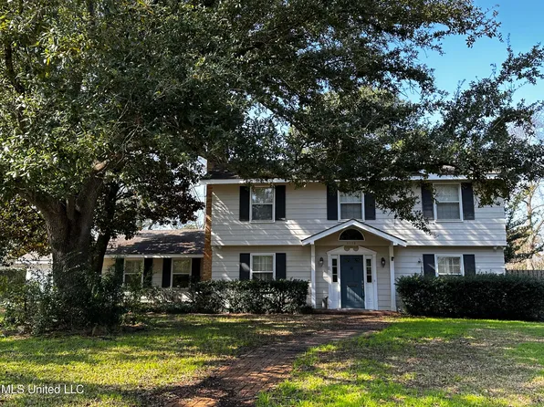 1115 Westwood St, Pascagoula, MS 39567