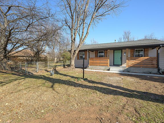 4th image of 416 Betty Ln