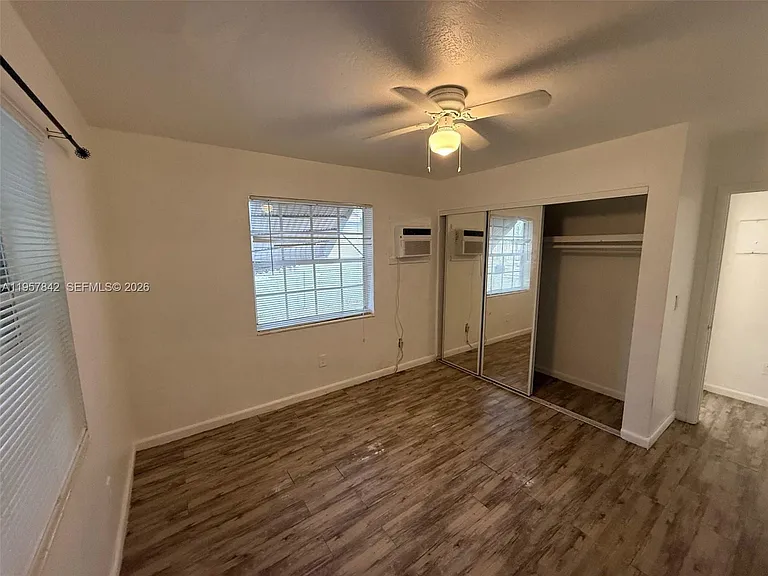 34 SW 5th St #2 — Photo 6