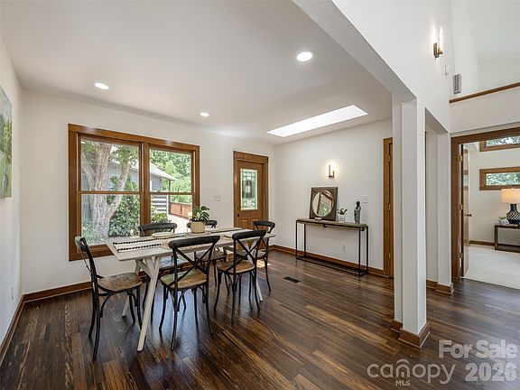 5th image of 155 Crabapple Ln
