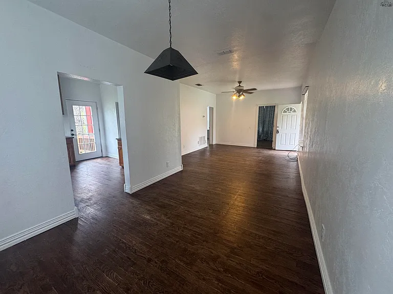 214 N Archer St — Photo 2