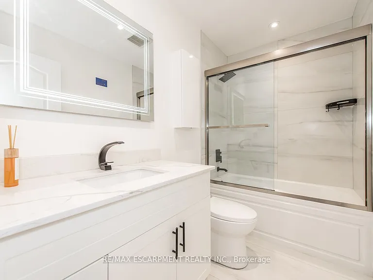 64 City Park Cir — Photo 38