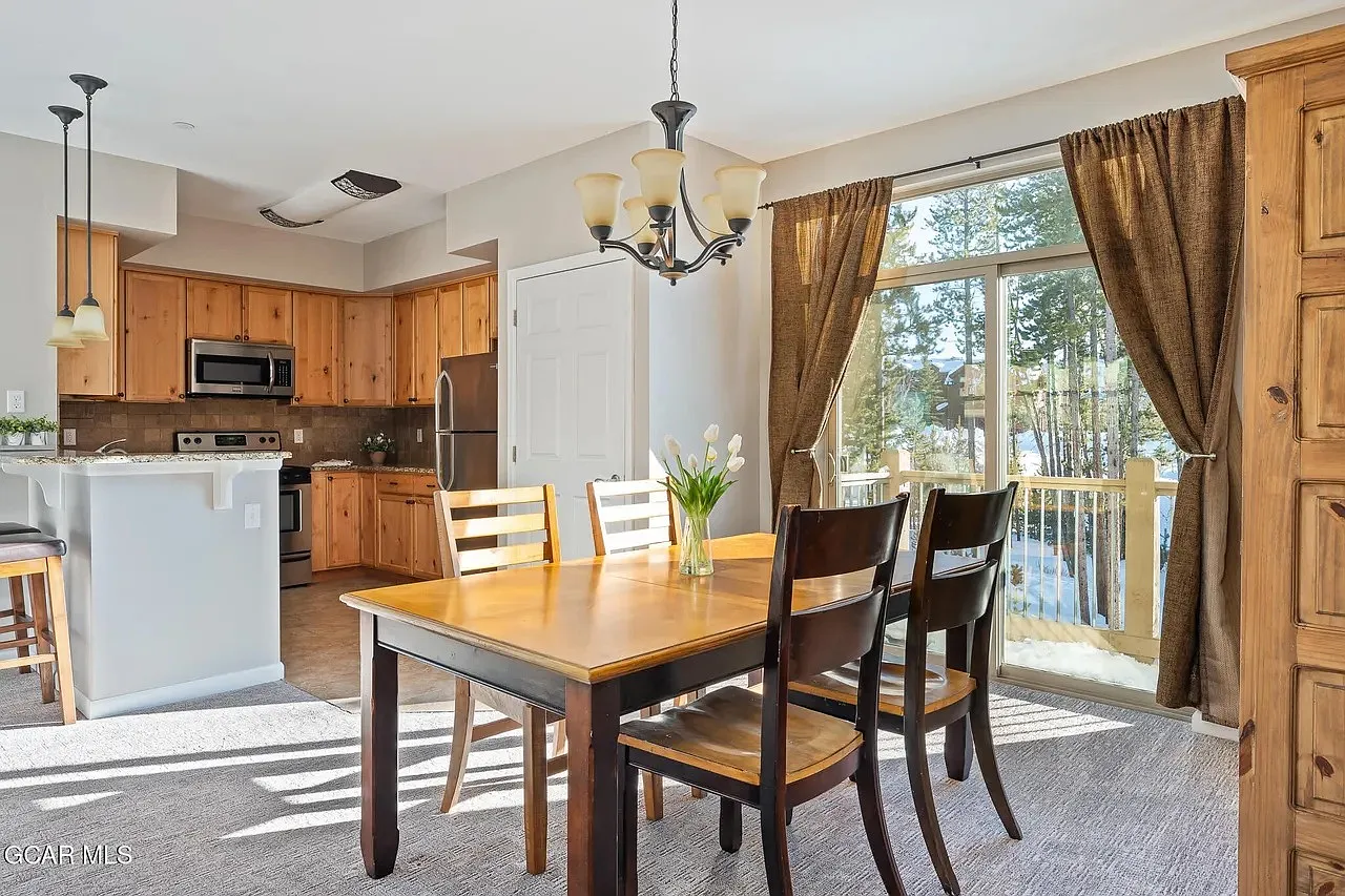 2 bed, 1204 sqft, $2,550 — Photo 1