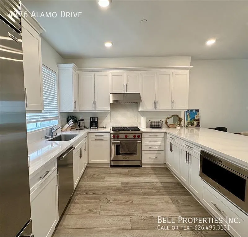 Stunning Townhome in Arcadia — Photo 3