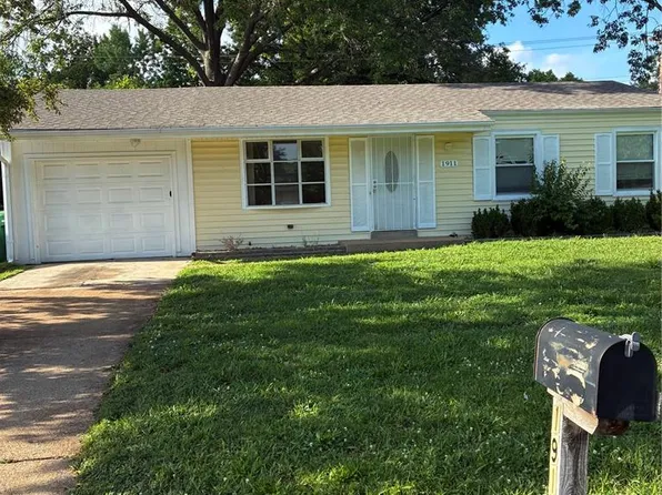 1911 Keelen Dr, Saint Louis, MO 63136