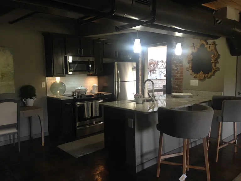 River Lofts West — Photo 11