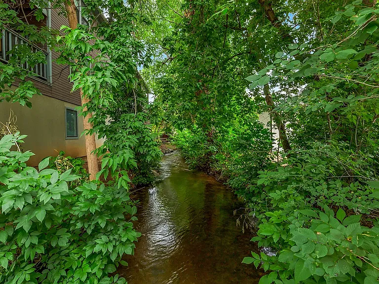 Elder Square — Photo 4