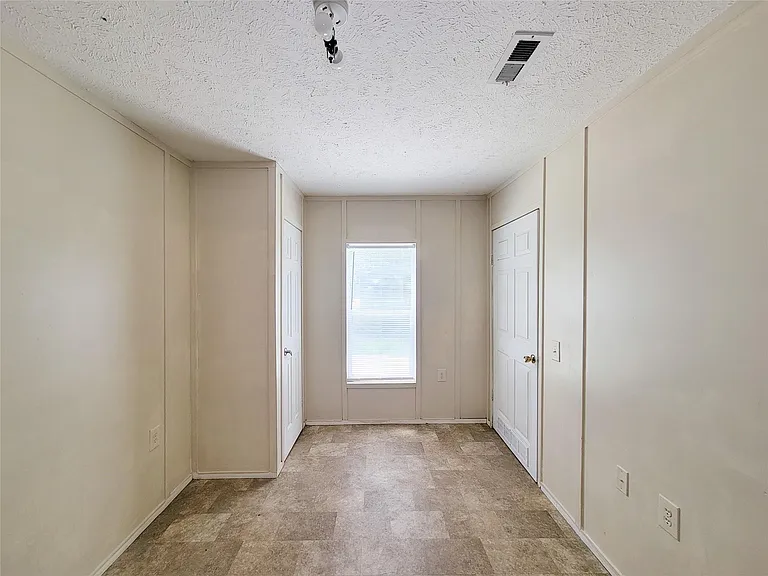 9203 Greens Rd #A — Photo 17
