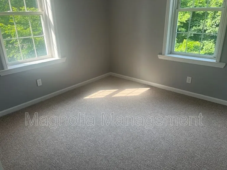 215 W Young Ave #6 — Photo 2