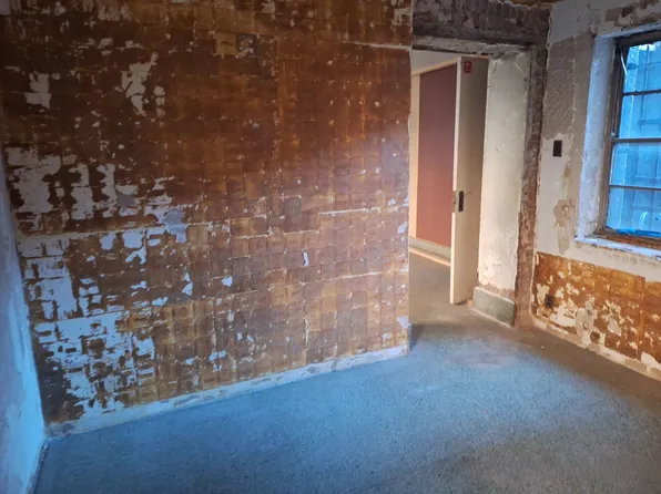 200 West 139th Street image 10 of 24