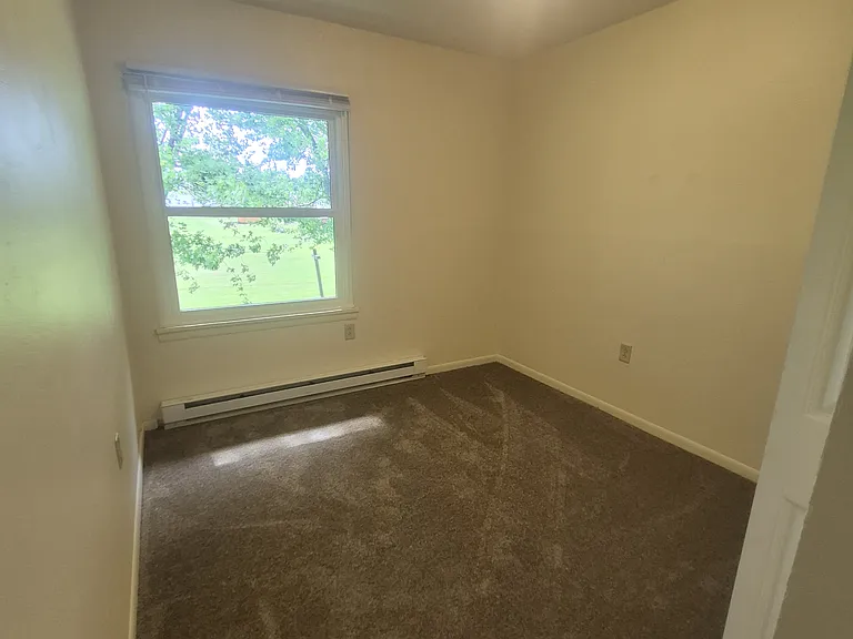 122 Adams Dr #4 — Photo 8