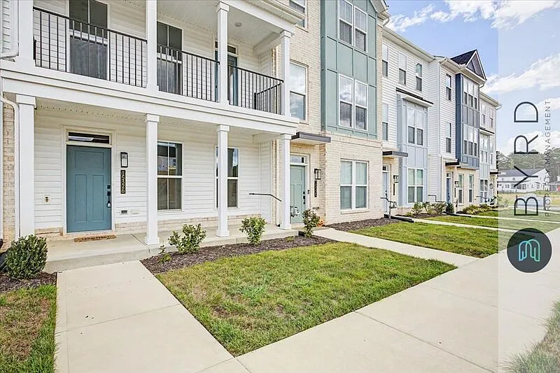 3 bed, 3.5 bath, 1965 sqft, $2,700 — Photo 3