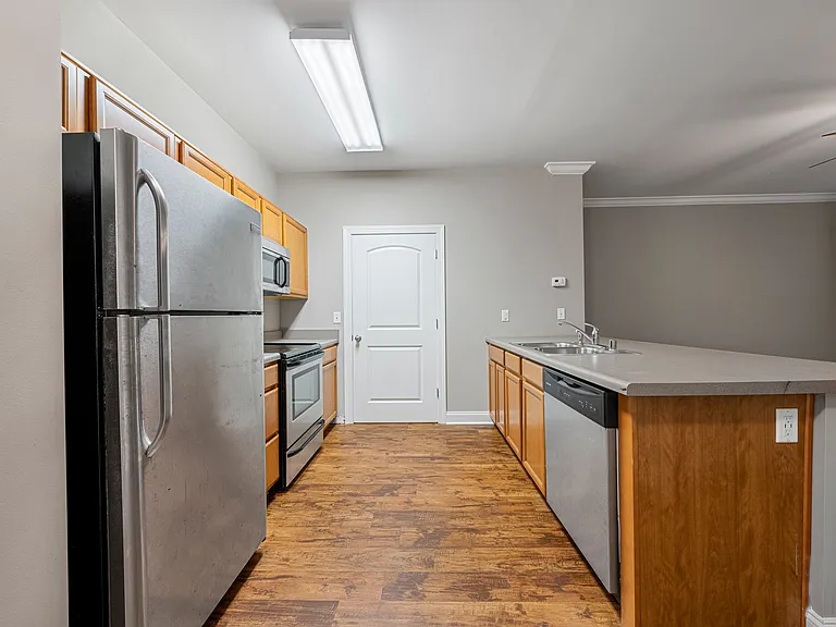 Mount Victor Olde Towne Luxury Apartments — Photo 102